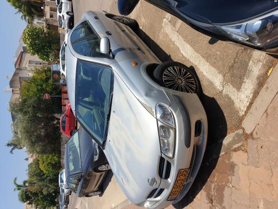 ניסאן אלמרה (2002)