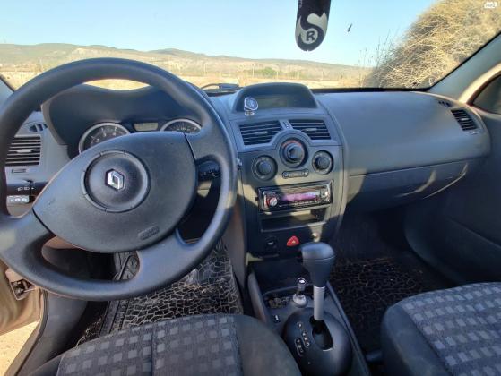 רנו מגאן דור 2 (2004-2010) (2009)