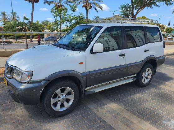 ניסאן טראנו ארוך (2005)