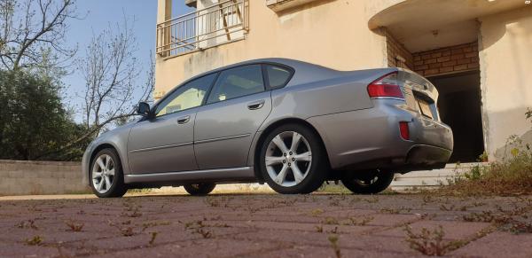 סובארו B4 (2008)