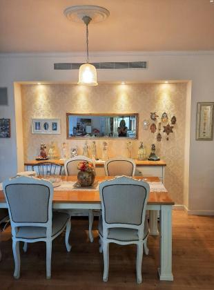 הרי הגלעד 11 (הבורסה)