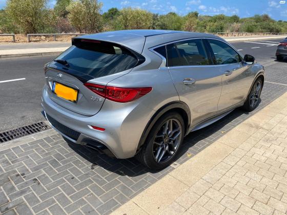 אינפיניטי Q30 (2018)
