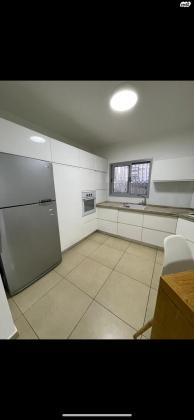 נחום סנה 18 (רמות)