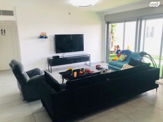 השקד 8 (רמת אילן)