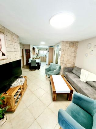 שלמה אבן גבירול 32