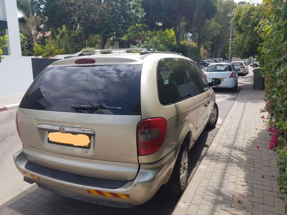 קרייזלר טאון קאנטרי (2005)