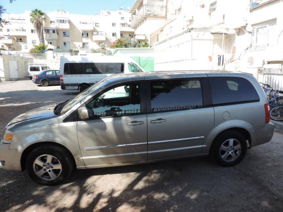 דודג' גראנד קראוון (2011)