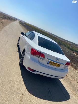 טויוטה אוונסיס (2013)