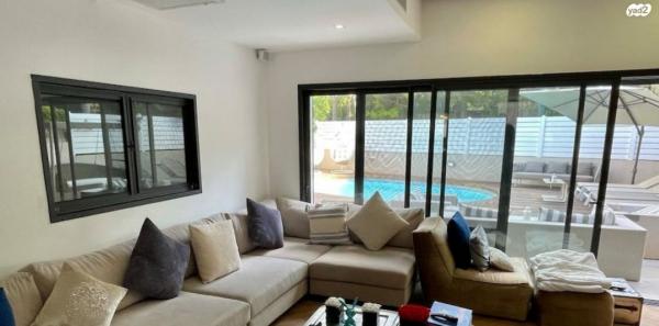 בזל 25 (הרצליה פיתוח)