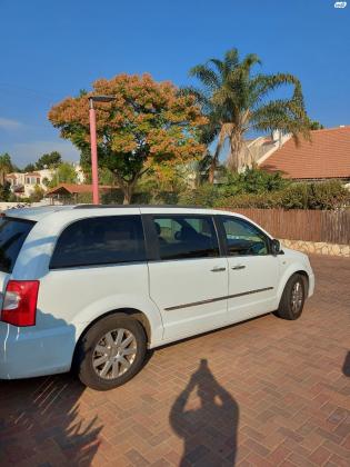 קרייזלר גראנד וויאג'ר (2015)