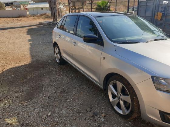 סקודה ראפיד ספייסבק (2015)