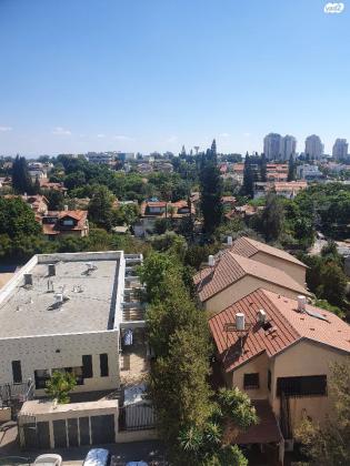 ארלוזורוב 26 (הרצליה הצעירה)