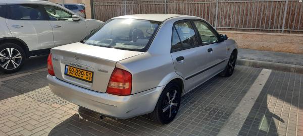 מאזדה 323 לאנטיס (2004)