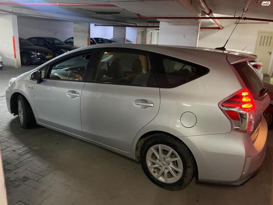 טויוטה פריוס פלוס הייבריד (2018)