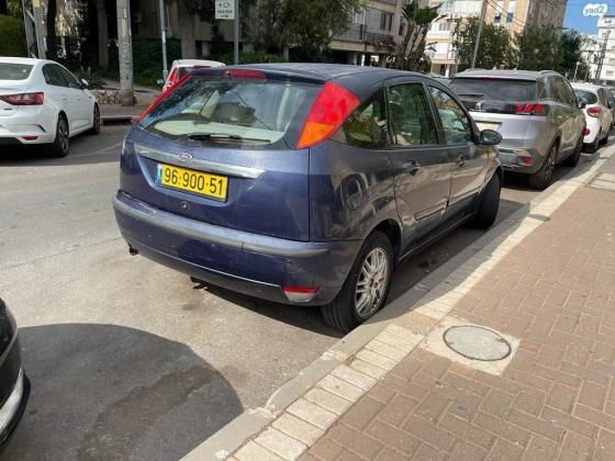 פורד פוקוס (2003)