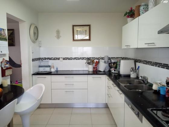 הרב אונטרמן 8 (משכנות גנים וקרית הרב סלומון)