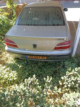 פיג'ו 406 (2000)