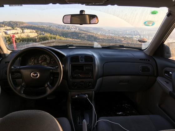 מאזדה 323 לאנטיס (2002)