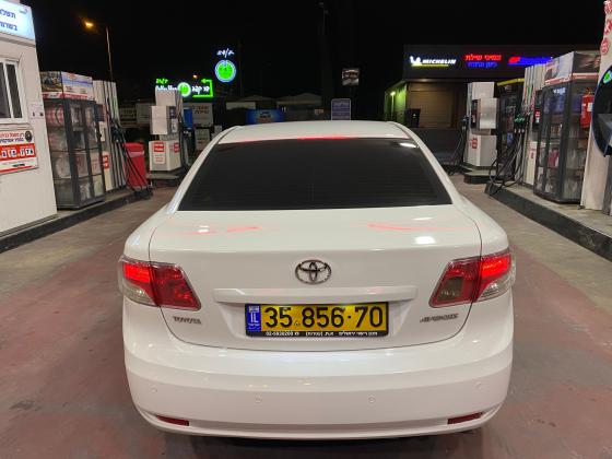 טויוטה אוונסיס (2010)