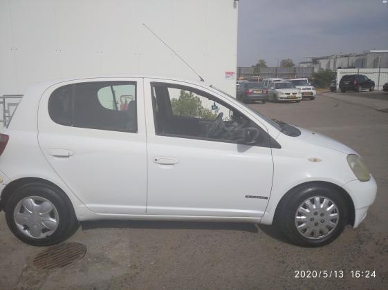 טויוטה יאריס (2001)