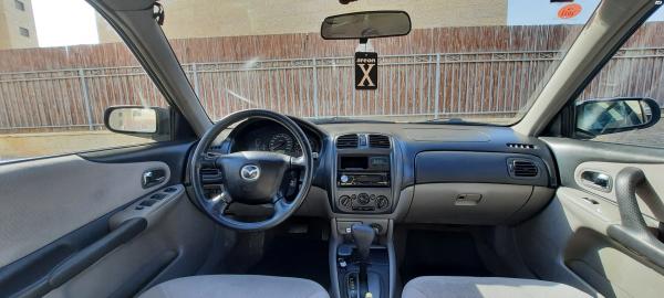 מאזדה 323 לאנטיס (2004)