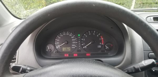 מיצובישי כריזמה (1998)