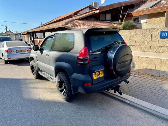 טויוטה לנד קרוזר קצר (2008)