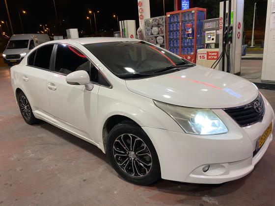 טויוטה אוונסיס (2010)