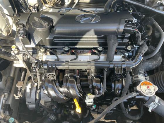 יונדאי i25 (2015)