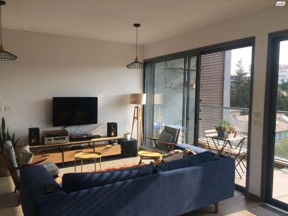 עציון 8 (יד לבנים)