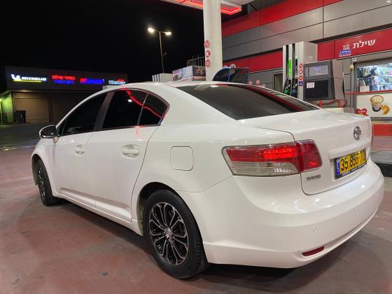 טויוטה אוונסיס (2010)