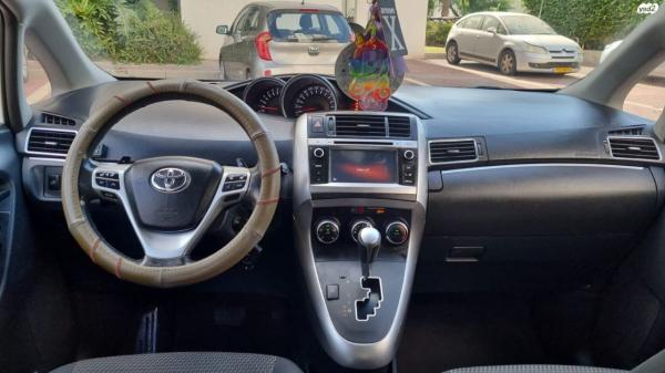 טויוטה ורסו (2014)