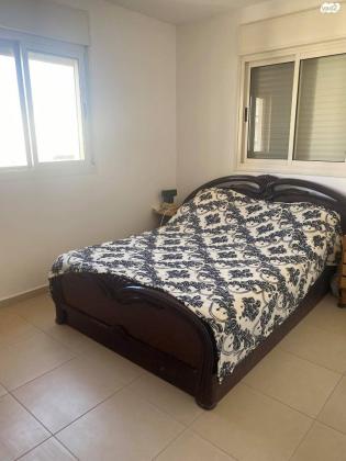 העונות 4 (נווה ההדרים)