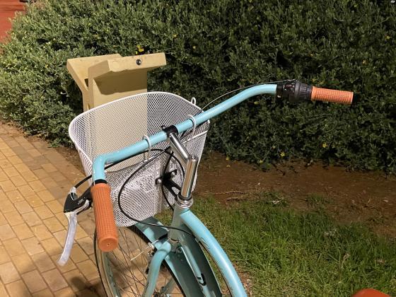 אופניים נשים עיר,הילוכים SHIMANO,כולל סל...