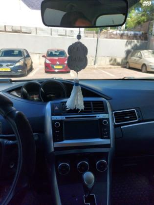 טויוטה ורסו (2015)