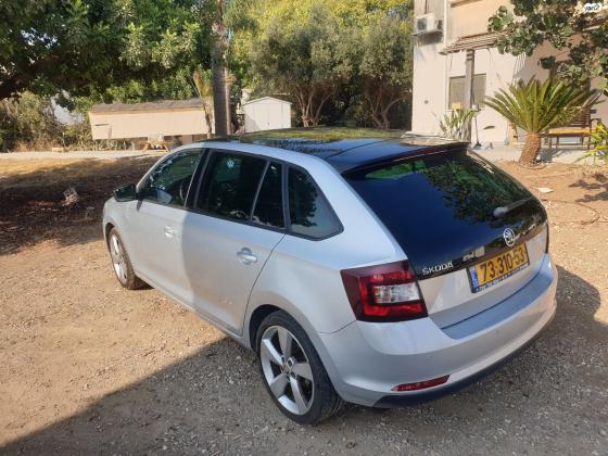 סקודה ראפיד ספייסבק (2015)