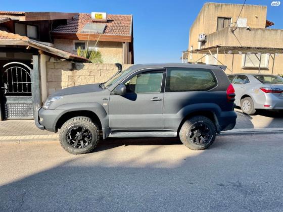 טויוטה לנד קרוזר קצר (2008)