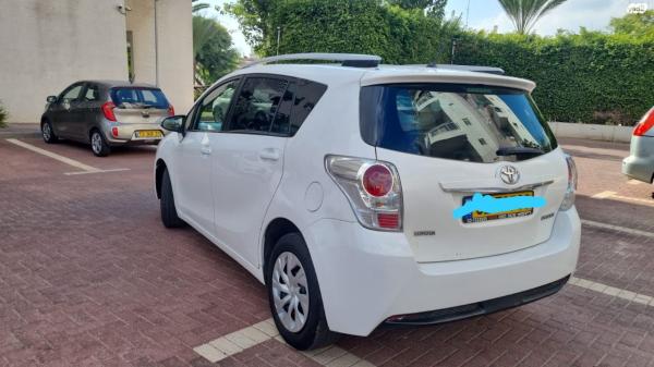 טויוטה ורסו (2014)