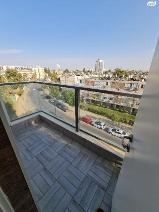 דרך השלום 17 (שכונה ג)