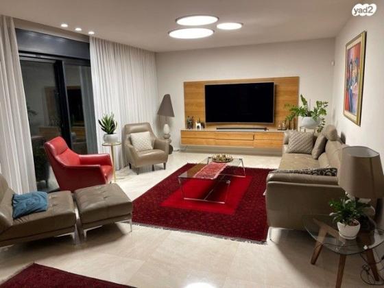 שייקה אופיר 14 (פסגות אפק)