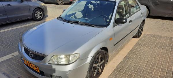 מאזדה 323 לאנטיס (2004)