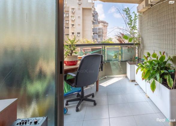 יהושע רבינוביץ 72 (קרית בן גוריון)