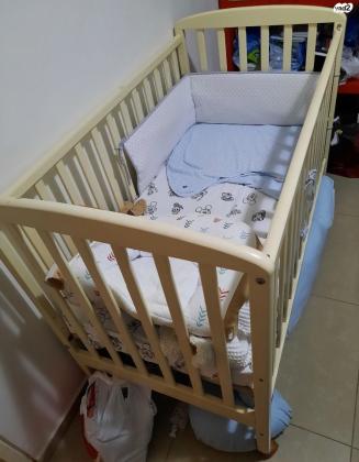 מיטת תינוק כולל מזרן בצבע