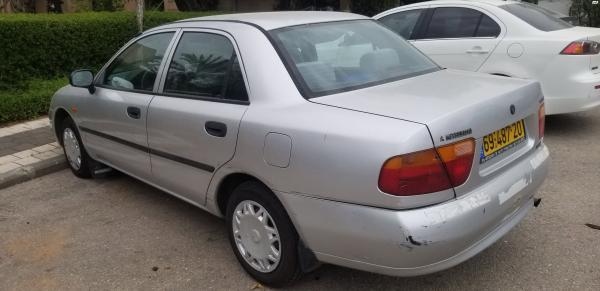 מיצובישי כריזמה (1998)