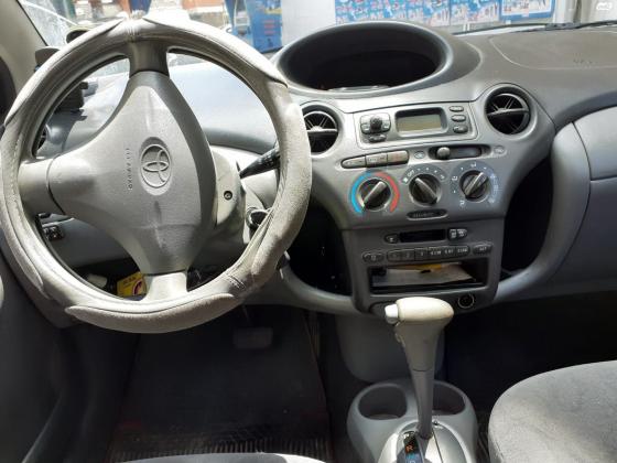 טויוטה יאריס (2001)