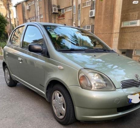 טויוטה יאריס (2002)