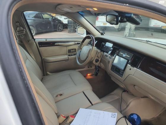 לינקולן טאון קאר (2009)