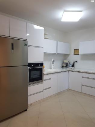 ש"י עגנון 32 (נווה ים)