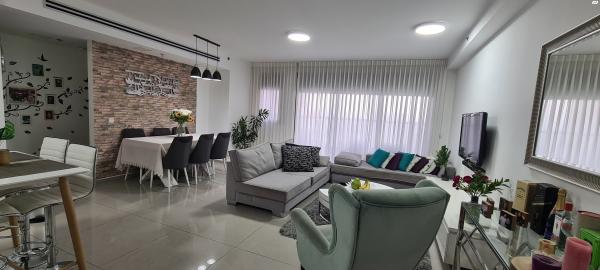 אהרון מזיא 3 (מילצ'ן;שעריים)