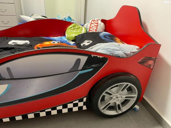 מיטת ילד בצורת אוטו ללא